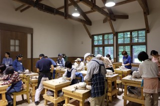 安田侃の「こころを彫る授業」