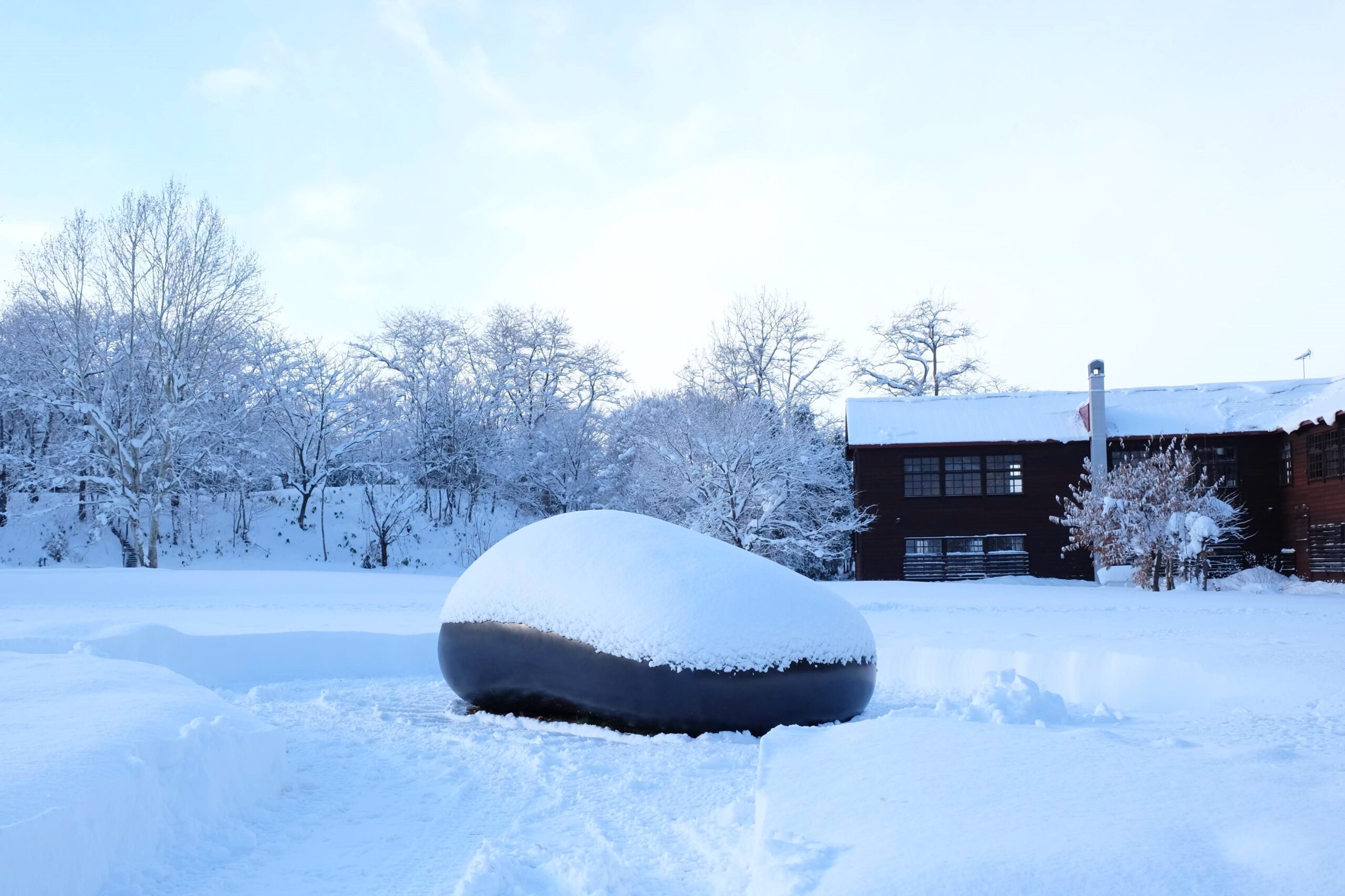  冬期間の大理石彫刻保護について